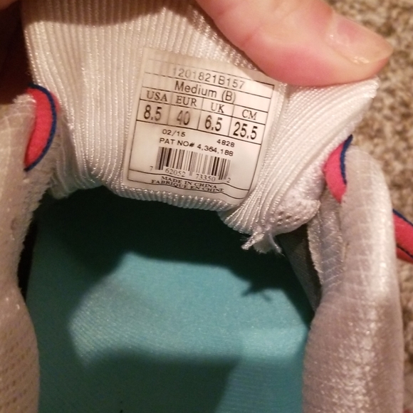 AUTHENTIC Brooks Ravenna Tennis Shoes - Picture 5 of 5